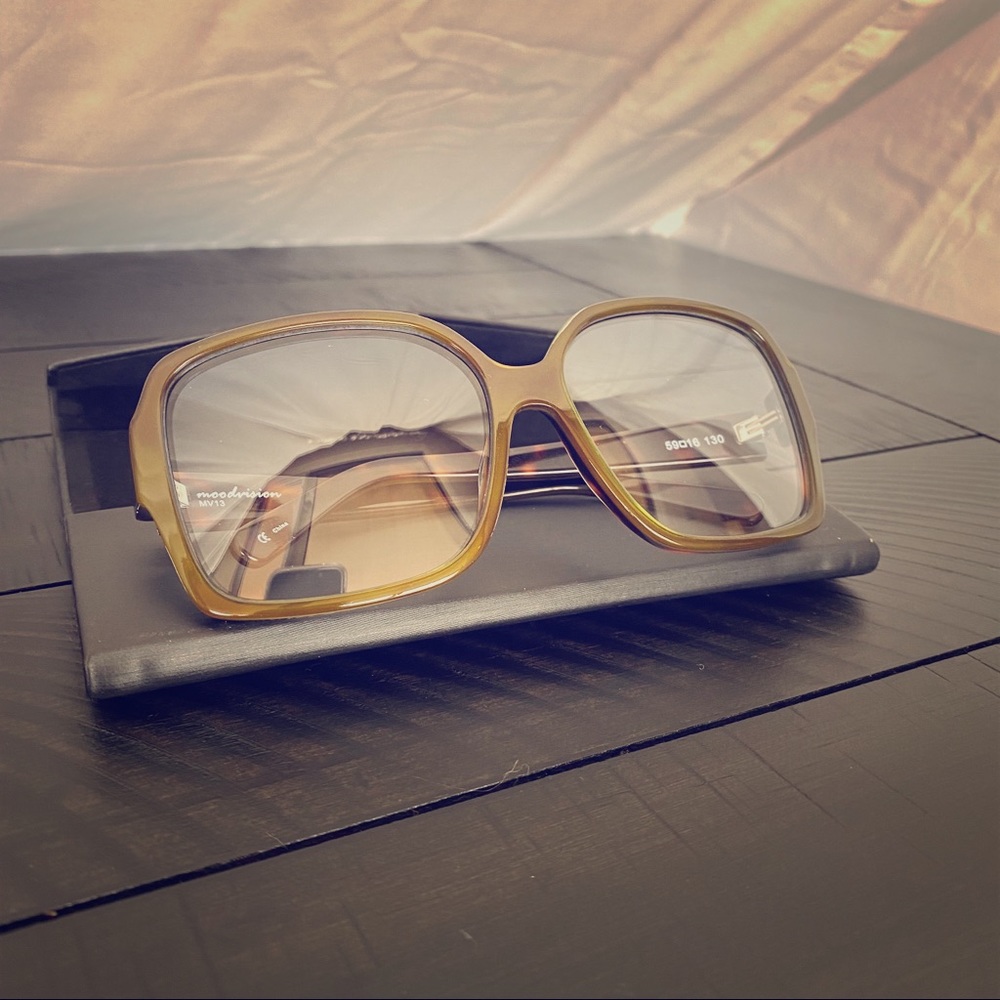 NWT 🖤 Moodvision Glasses
